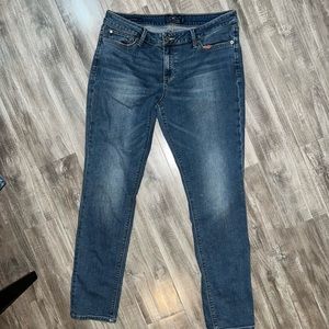 Low rise skinny jeans